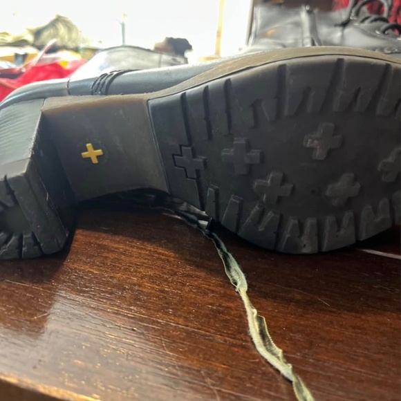 DOC MARTEN DARCIE Diva Heeled Boot US 7 EU 38 UK 6 - Picture 10 of 11